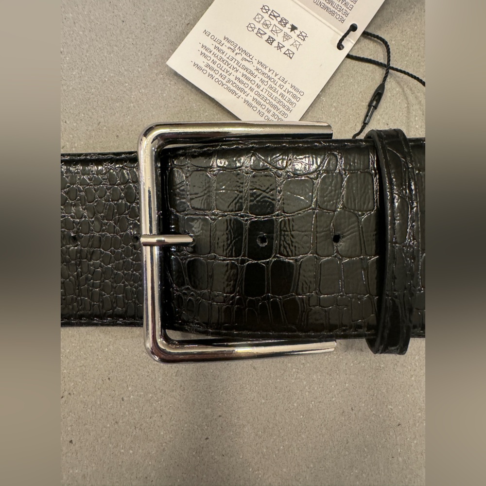 Black belt with crocodile effect